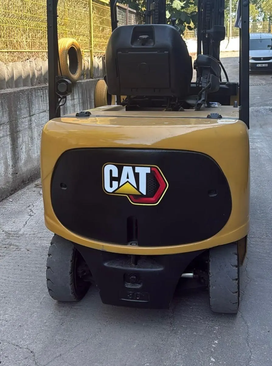 İkinci El Cat EP30KPAC Elektrikli Forklift — fotoğraf 3