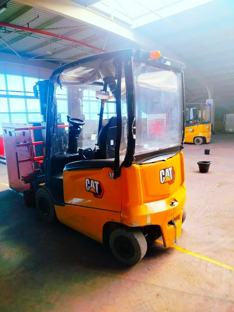 İkinci El Cat EP30ACN Elektrikli Forklift