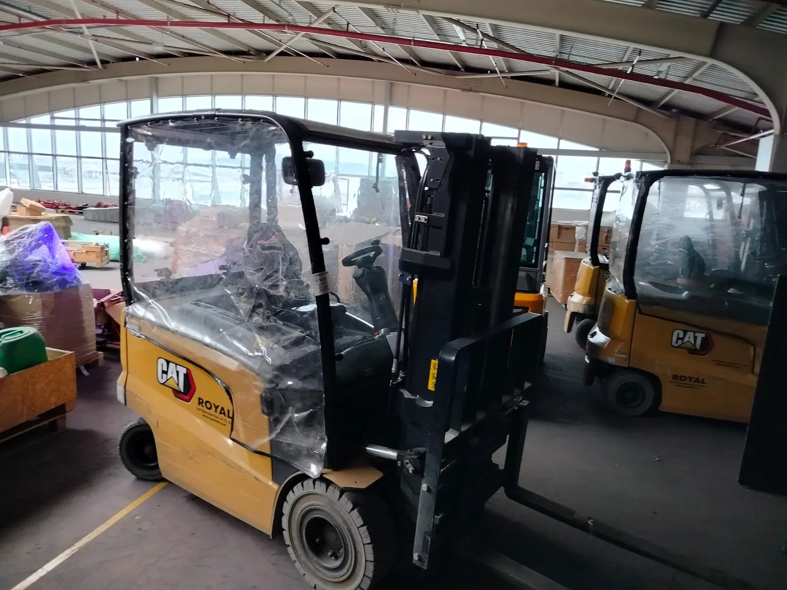 Cat EP25CN Elektrikli Forklift — fotoğraf 3
