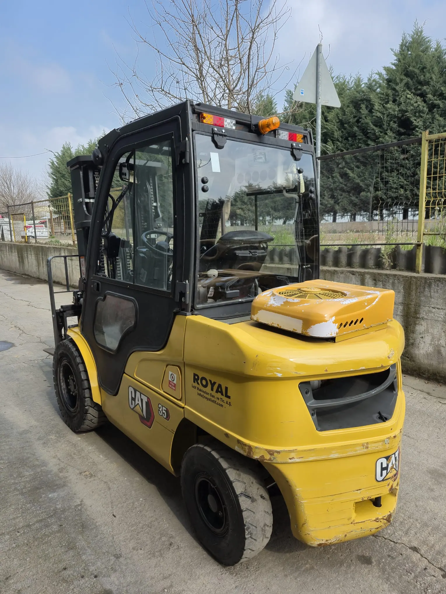 Cat DP35N / GP35N Dizel Forklift — fotoğraf 2