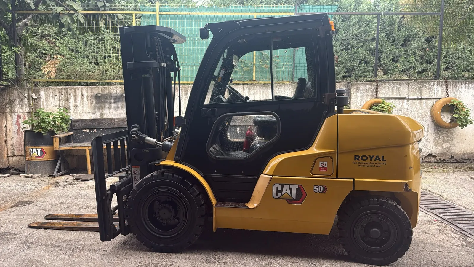 İkinci El Cat DP50CN3 Dizel Forklift — fotoğraf 2