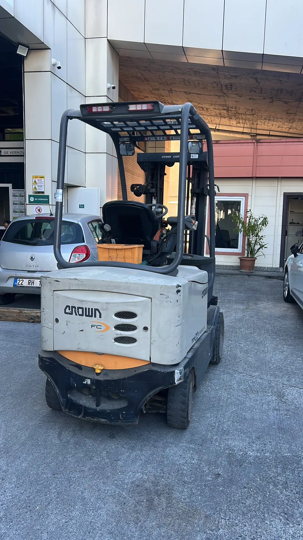 İkinci El Crown FC5225-3 Elektrikli Forklift — fotoğraf 6