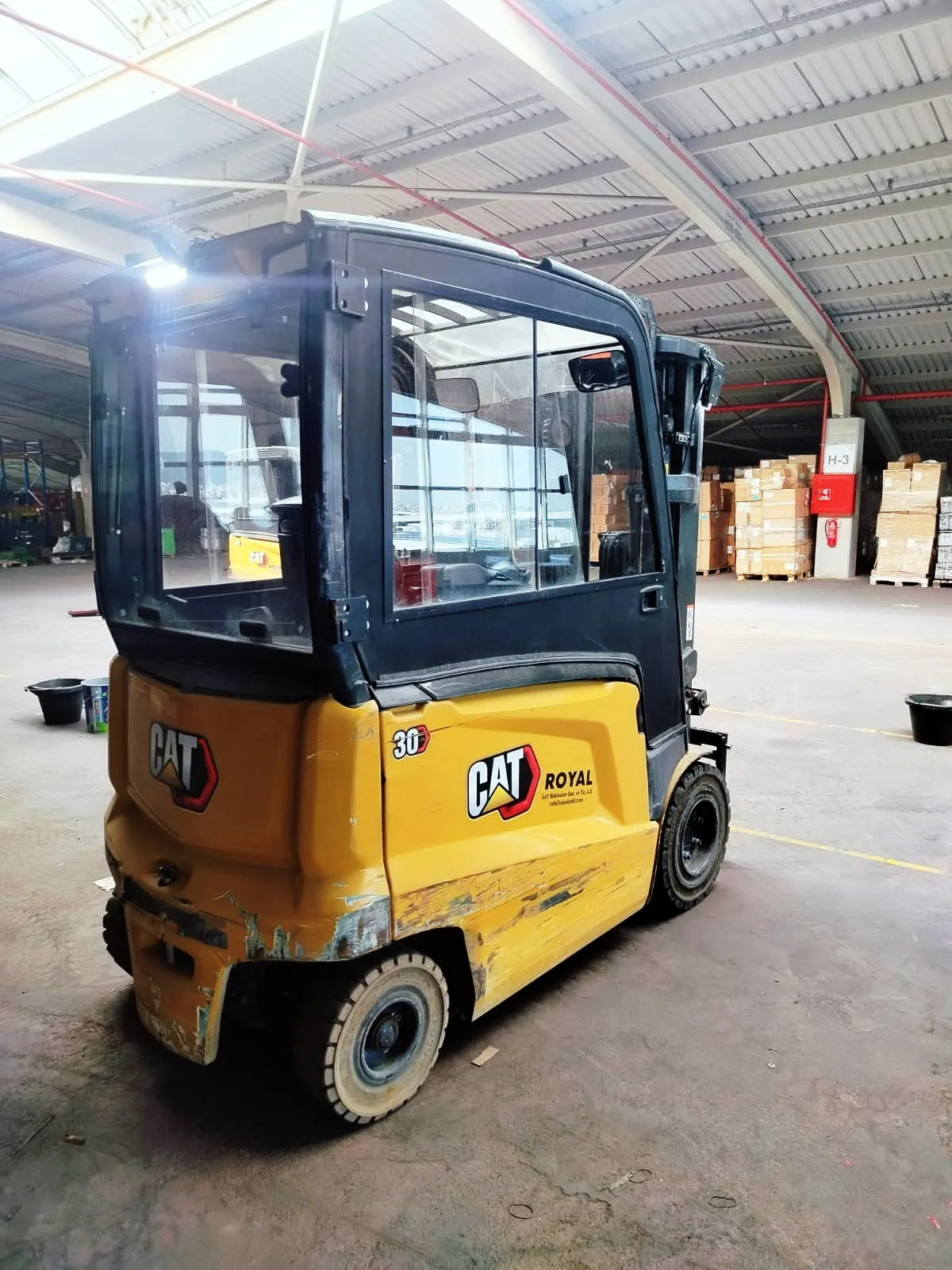 İkinci El Cat EP30ACN Elektrikli Forklift — fotoğraf 4