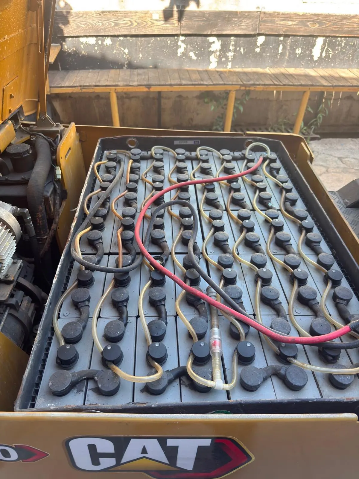 İkinci El Cat EP30KPAC Elektrikli Forklift — fotoğraf 2
