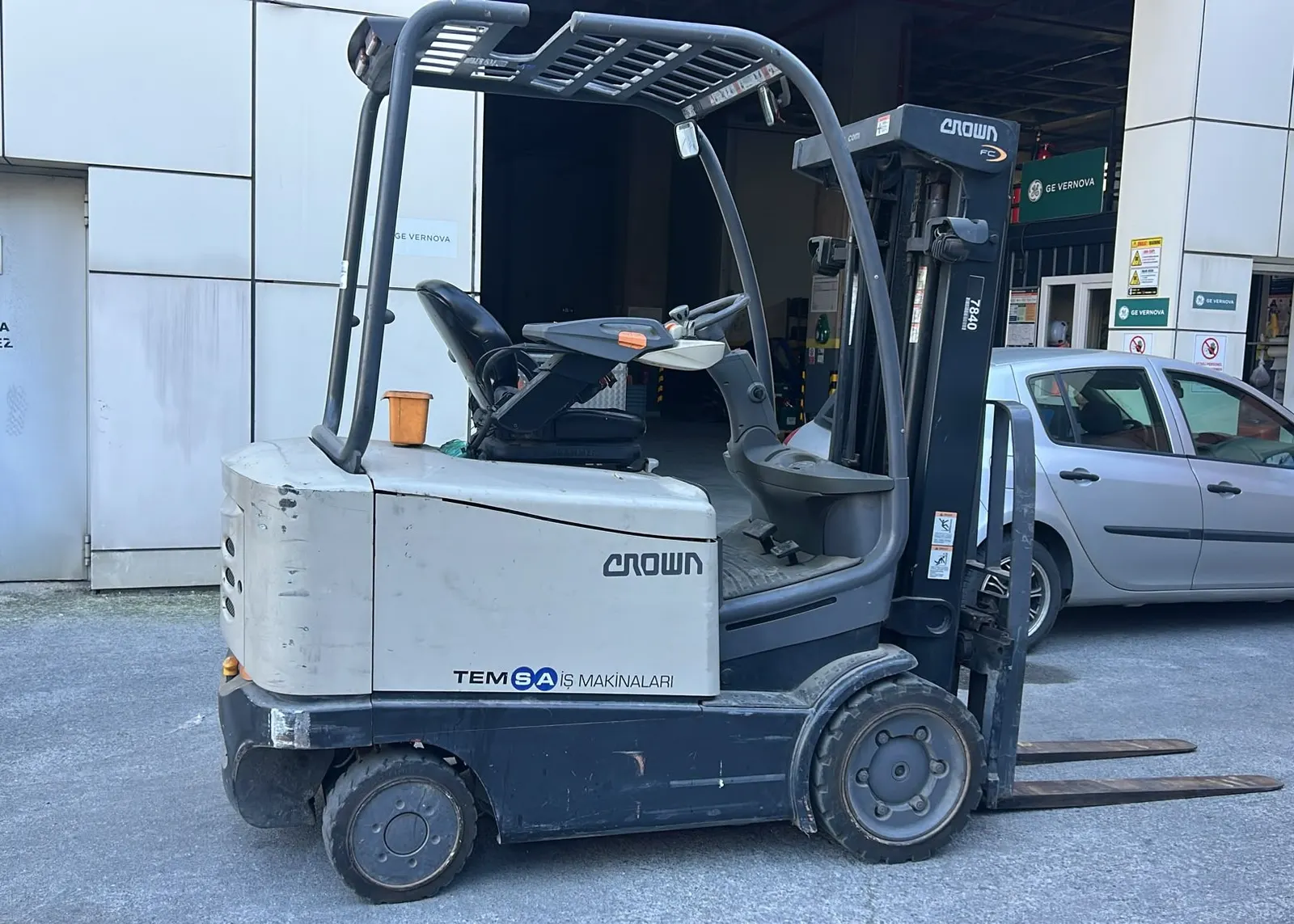 İkinci El Crown FC5225-3 Elektrikli Forklift — fotoğraf 5