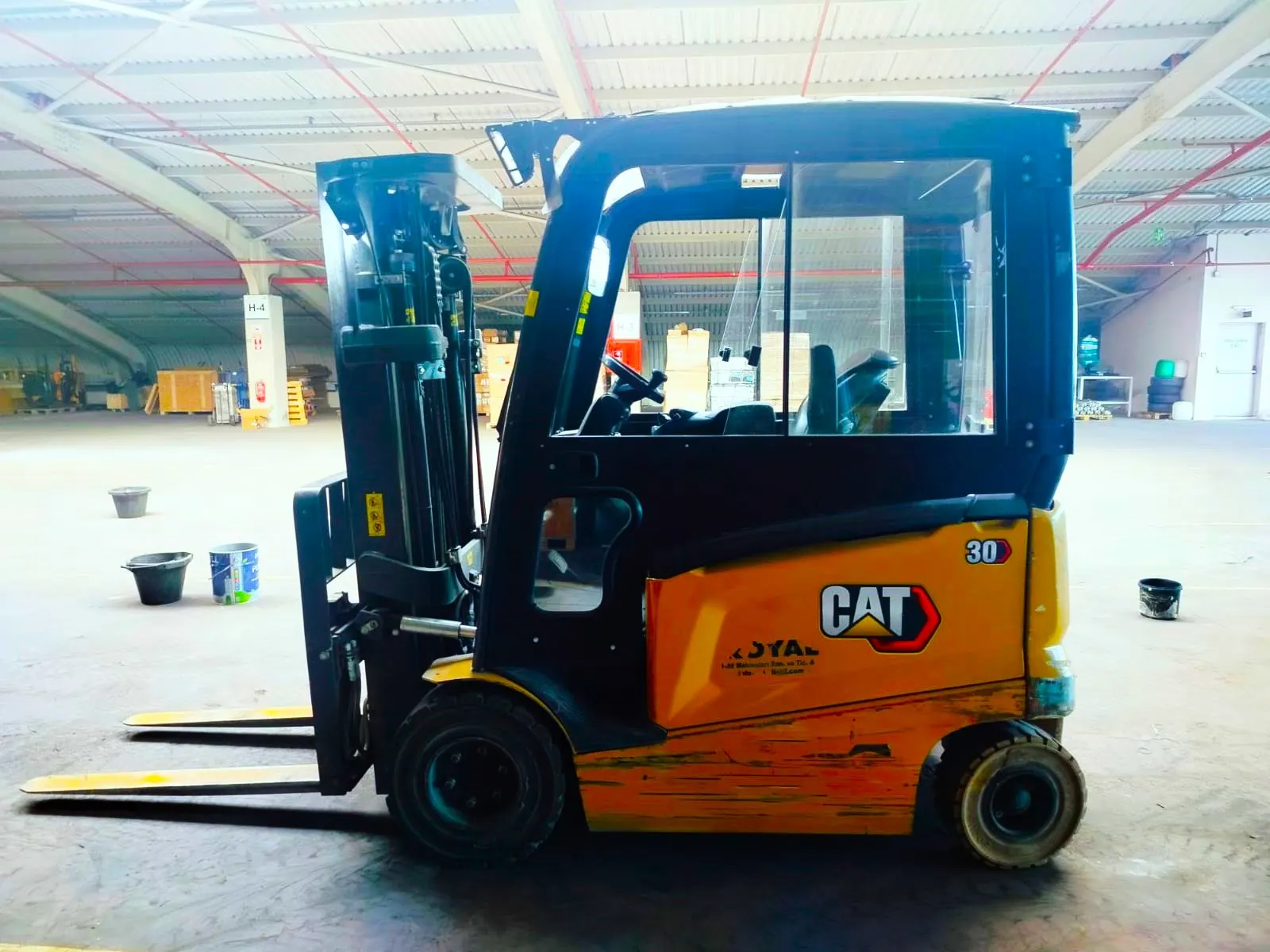 İkinci El Cat EP30ACN Elektrikli Forklift — fotoğraf 6