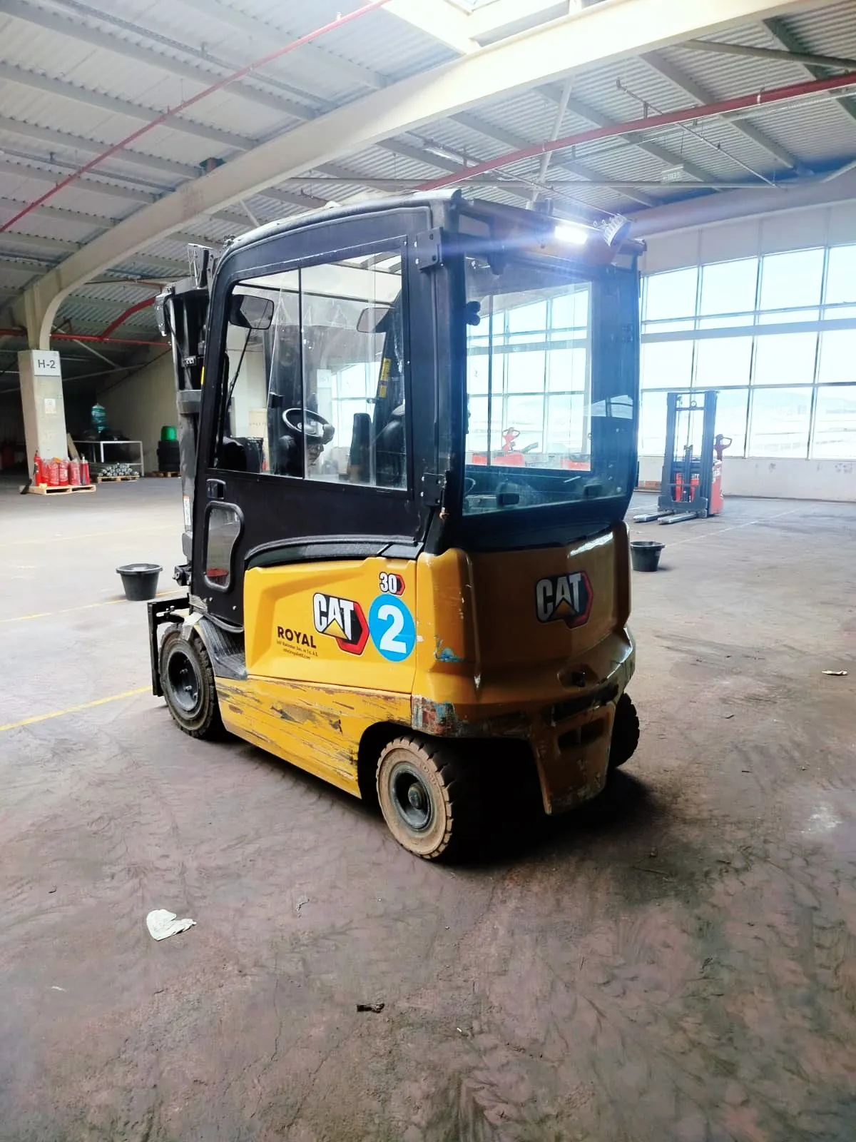 İkinci El Cat EP30ACN Elektrikli Forklift — fotoğraf 3