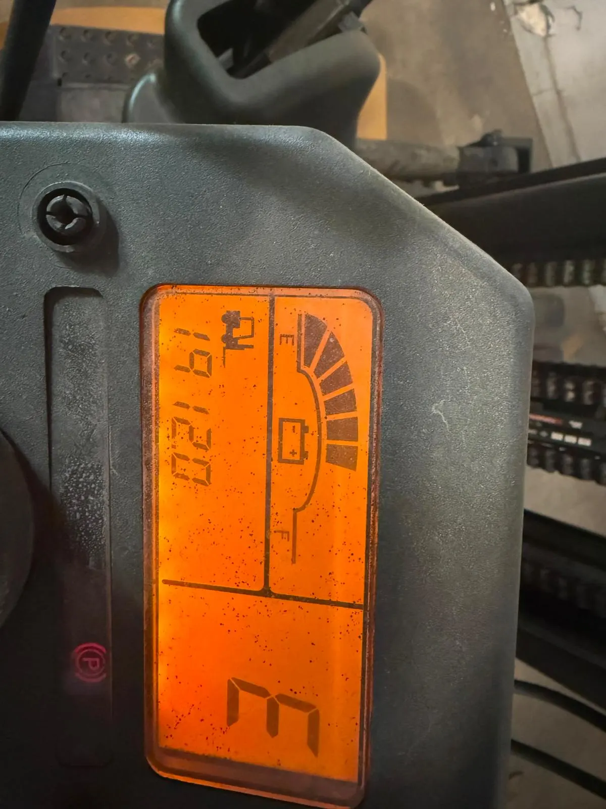 İkinci El Cat EP30KPAC Elektrikli Forklift — fotoğraf 7