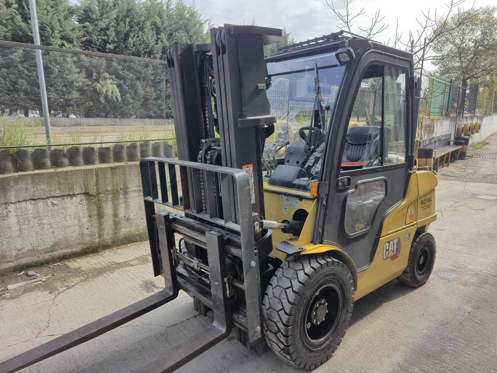 Cat DP35N / GP35N Dizel Forklift — fotoğraf 3