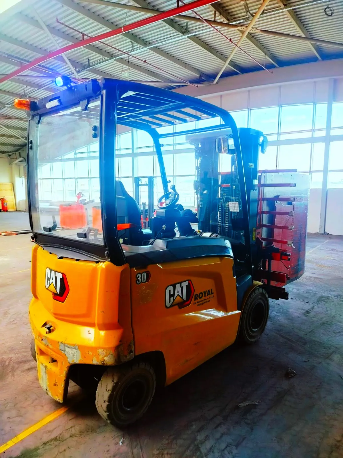 İkinci El Cat EP30ACN Elektrikli Forklift — fotoğraf 2